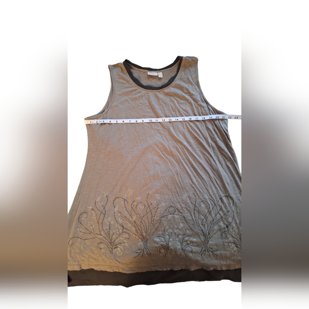 LOGO Sleeveless Top - Picture 4 of 5